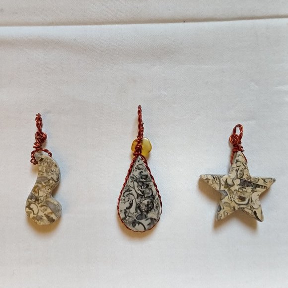 FINAL Hand Crafted MAYAN FOSSIL Pendents - Picture 2 of 3